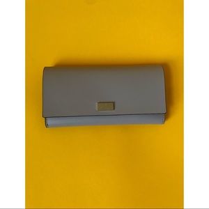 Women’s accordion style wallet